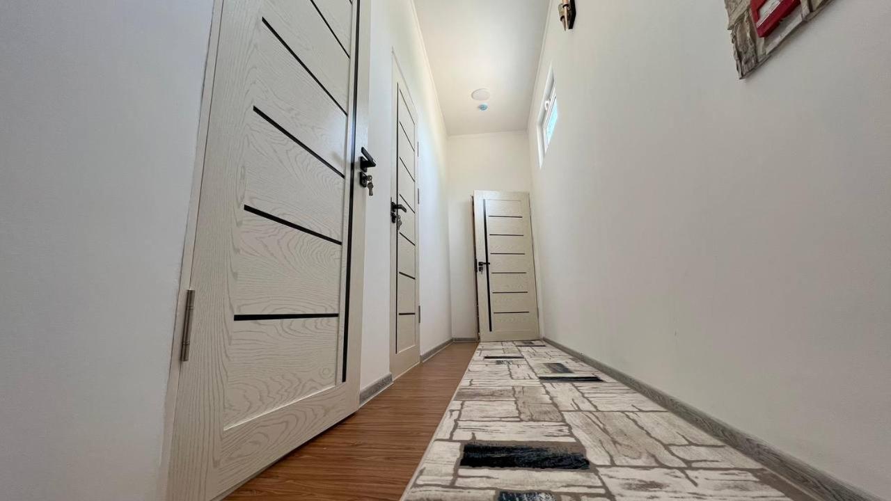 Hostel L&K Ташкент Екстер'єр фото